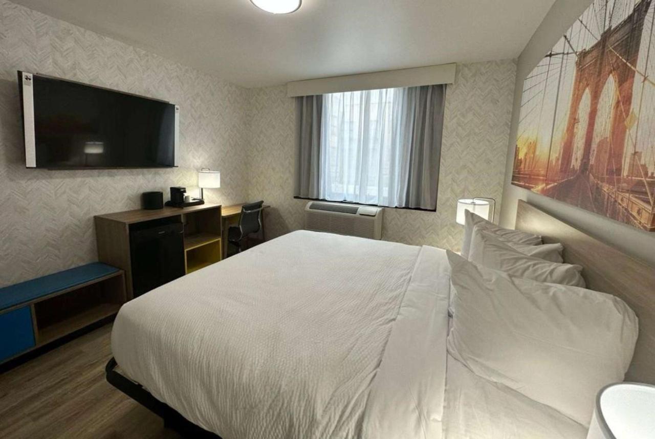 Days Inn By Wyndham Brooklyn Eastern Parkway New York City Exterior photo