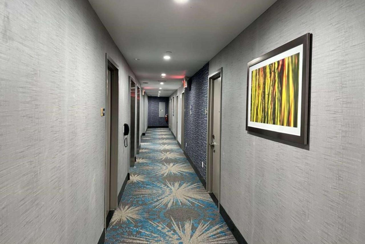 Days Inn By Wyndham Brooklyn Eastern Parkway New York City Exterior photo